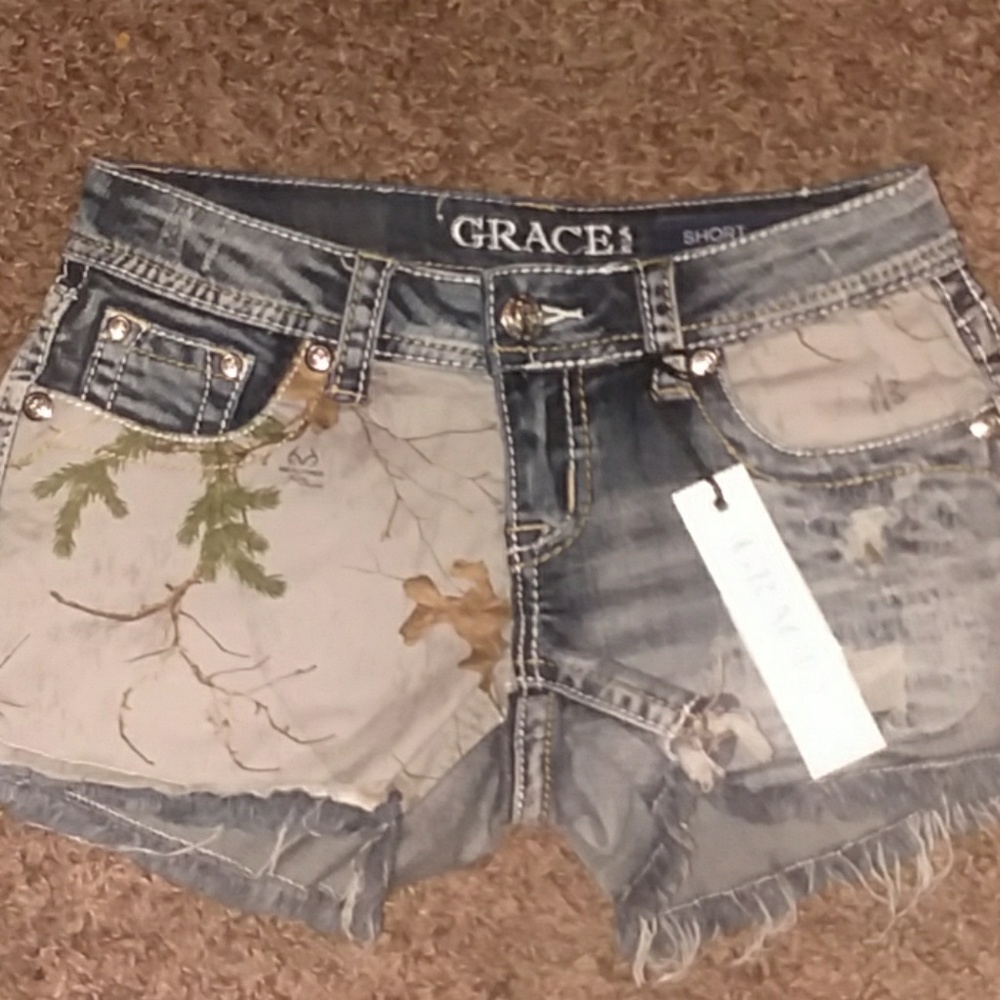Grace Camo Jean Shorts💕